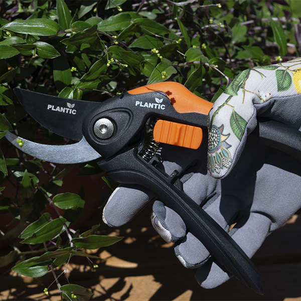 Секатор плоскостной Plantic P208 25208-01