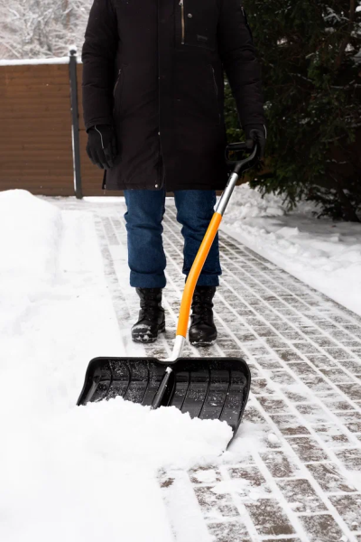 Лопата для уборки снега Plantic Snow Ergonomic 12009-01